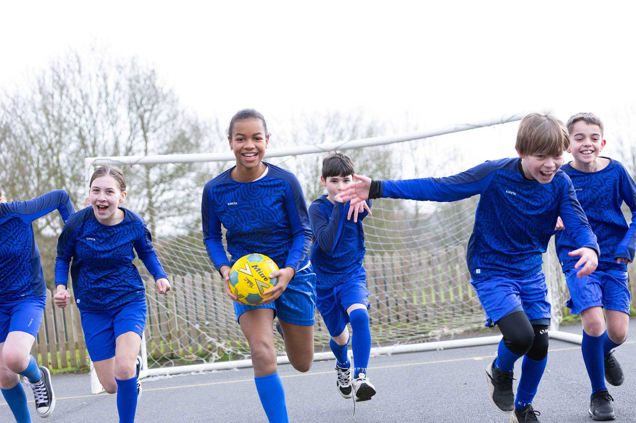 Thythorn children playing football